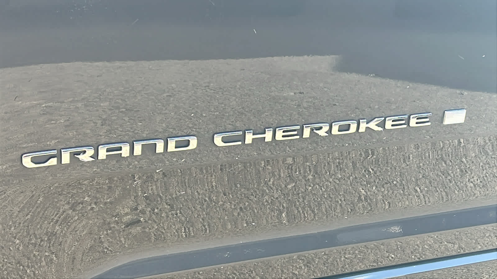 2022 Jeep Grand Cherokee Overland 28