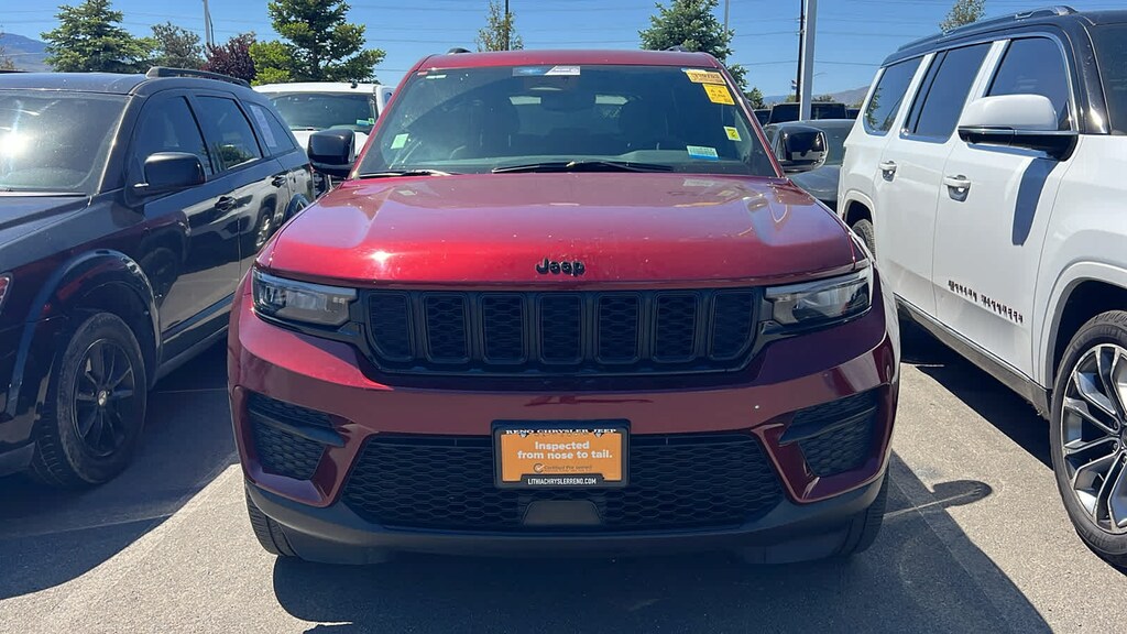 Used 2023 Jeep Grand Cherokee Altitude SUV