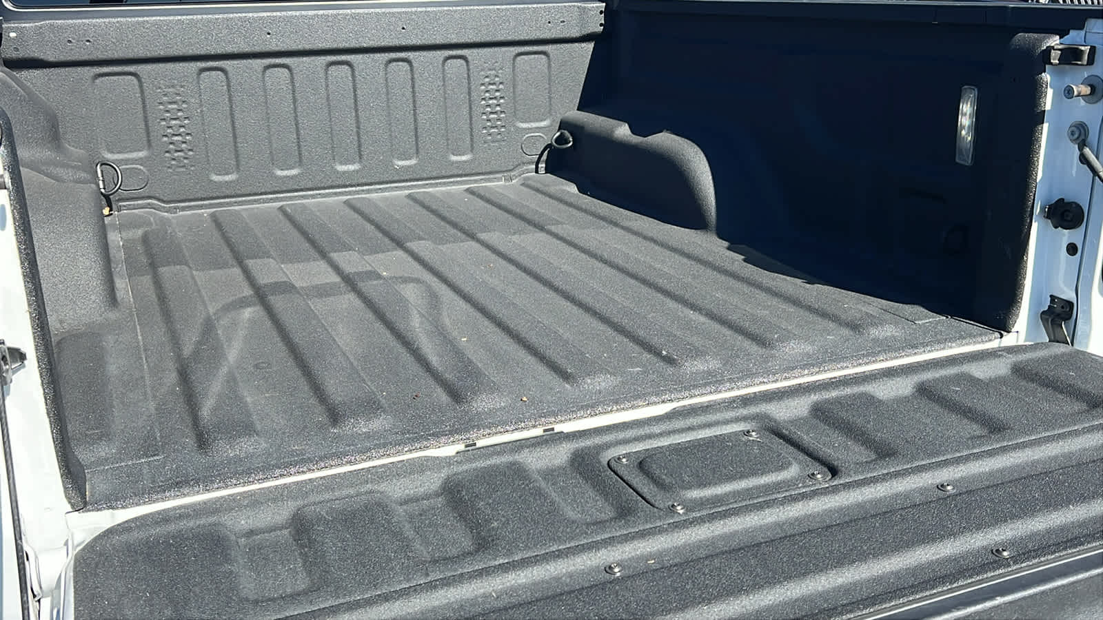 Thumbnail: 2022 Jeep Gladiator - 27