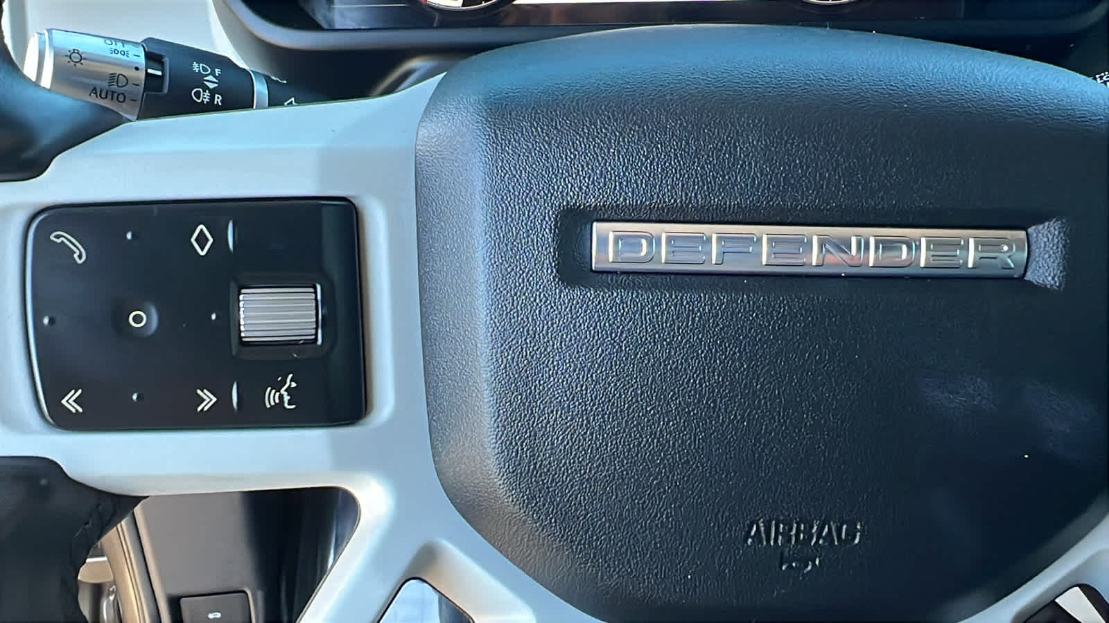 Thumbnail: 2020 Land Rover Defender - 19