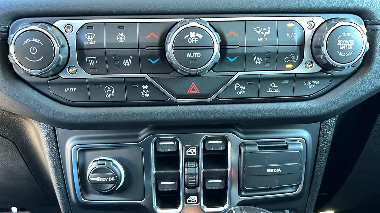 Thumbnail: 2026 Jeep Wrangler - 14