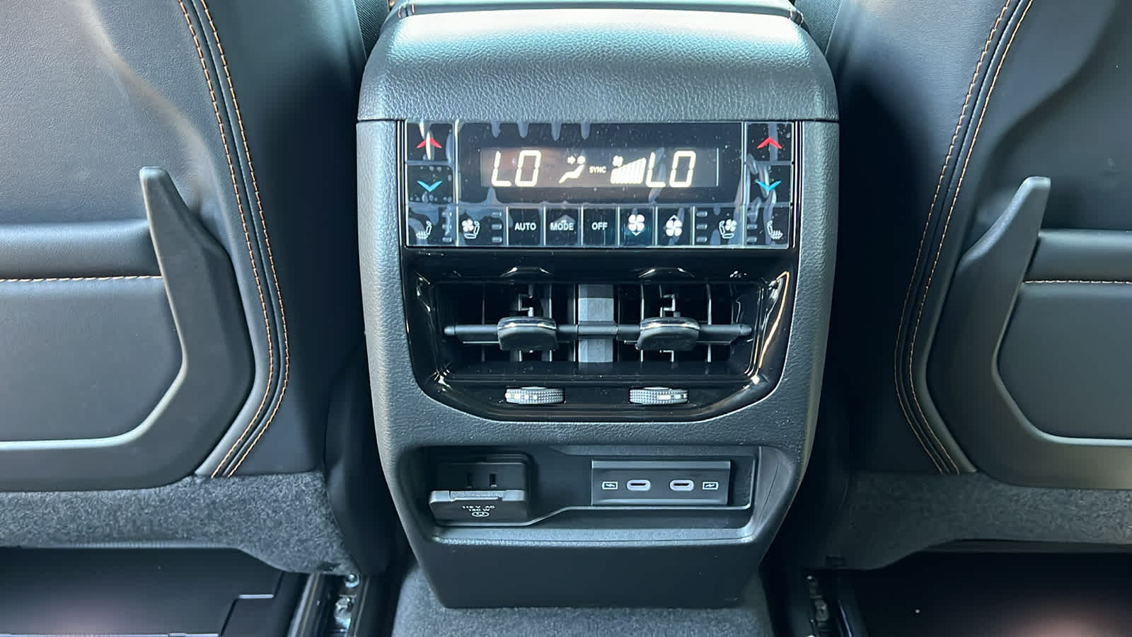 Thumbnail: 2026 Jeep Grand Cherokee - 25