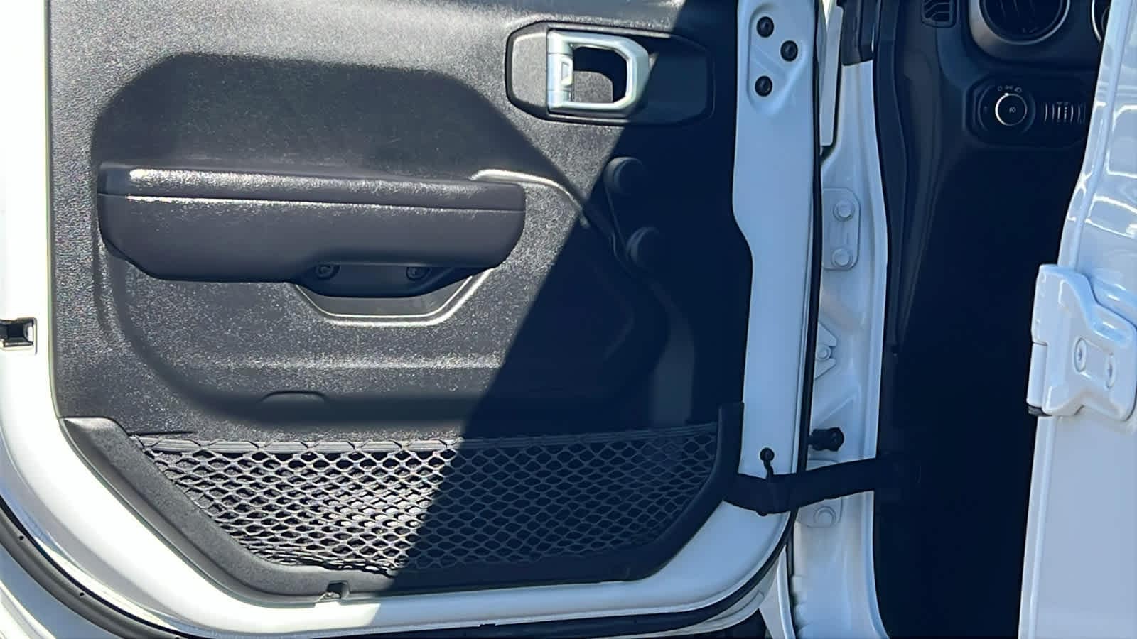 Thumbnail: 2021 Jeep Wrangler - 23