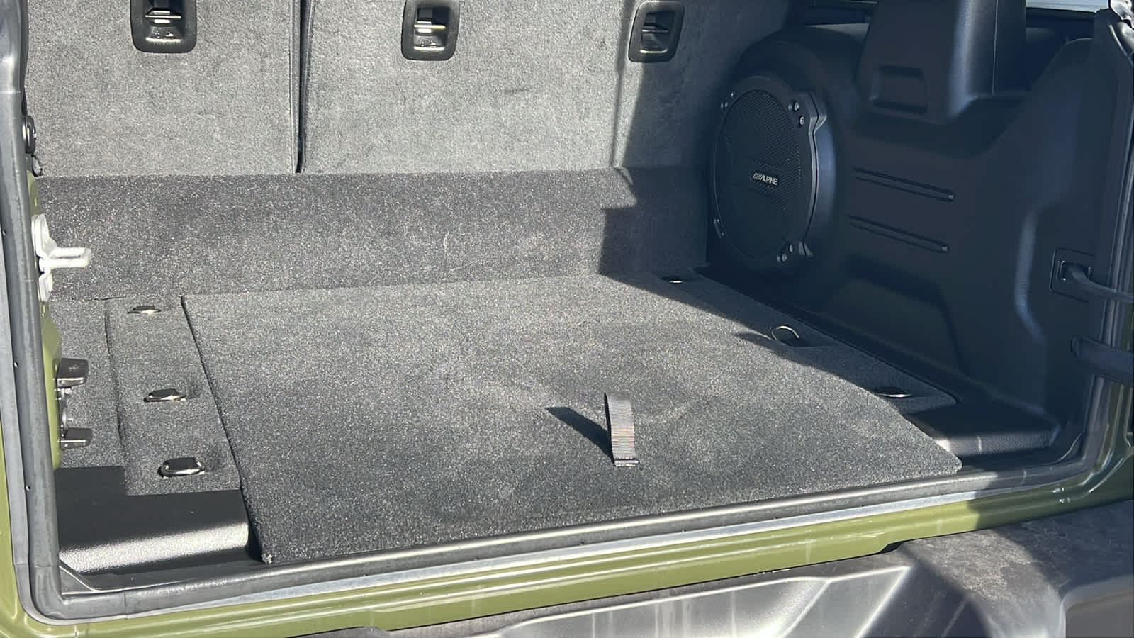 Thumbnail: 2023 Jeep Wrangler - 27