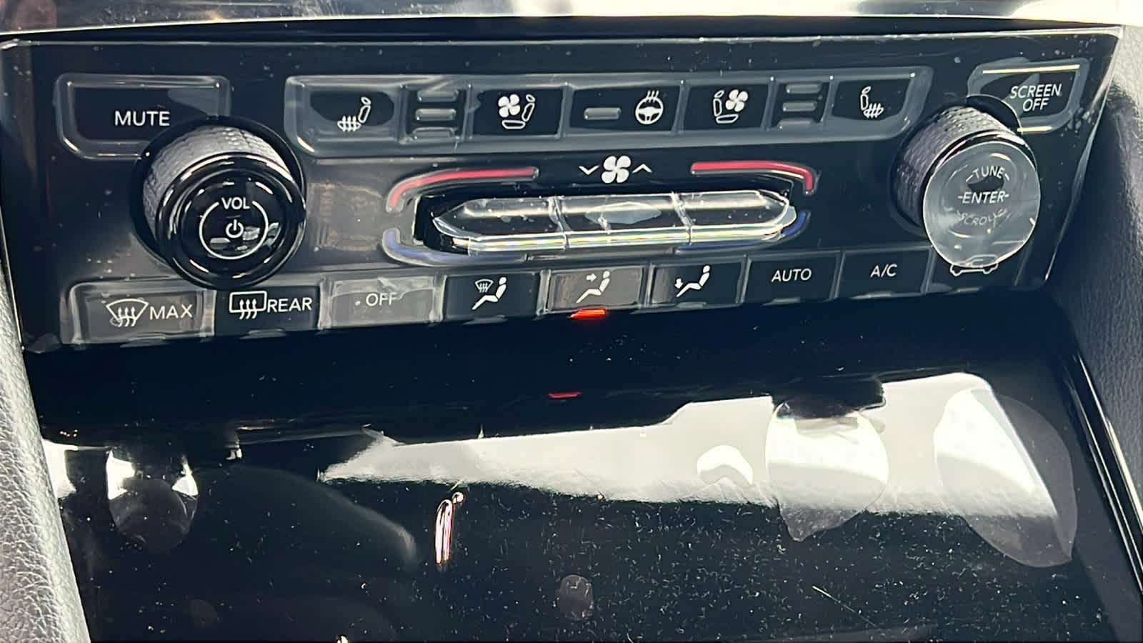 Thumbnail: 2025 Jeep Grand Cherokee - 14