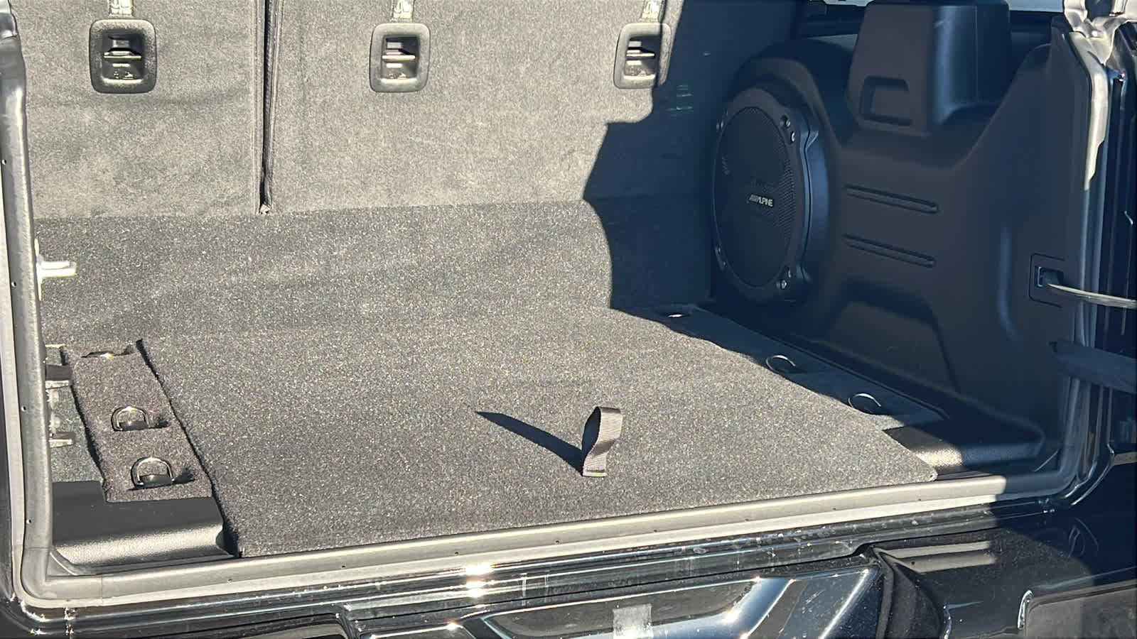 Thumbnail: 2022 Jeep Wrangler - 27