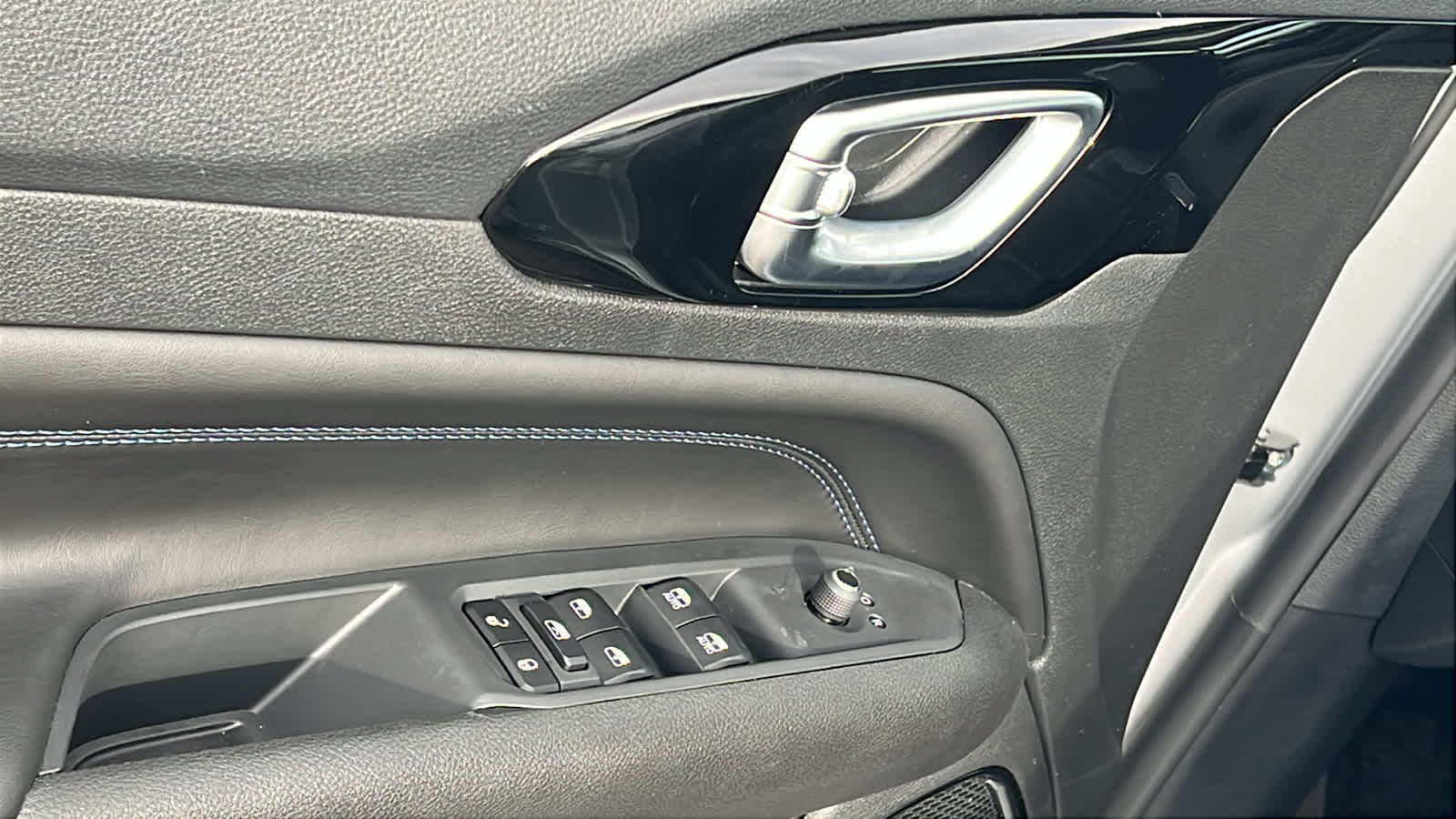 Thumbnail: 2026 Jeep Compass - 22