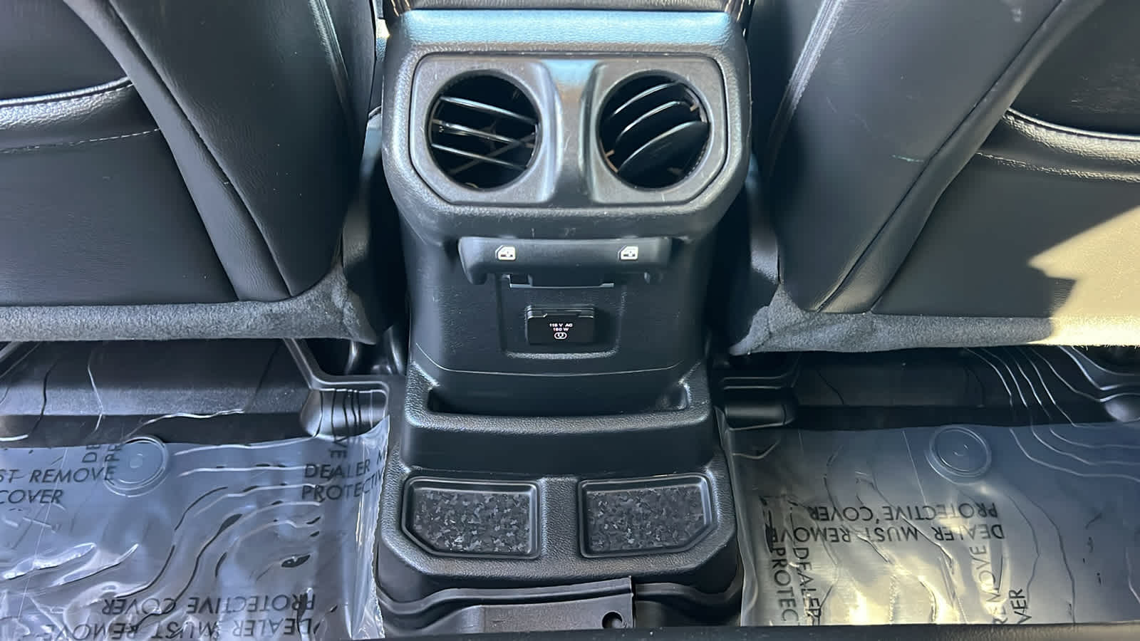 Thumbnail: 2022 Jeep Wrangler - 25
