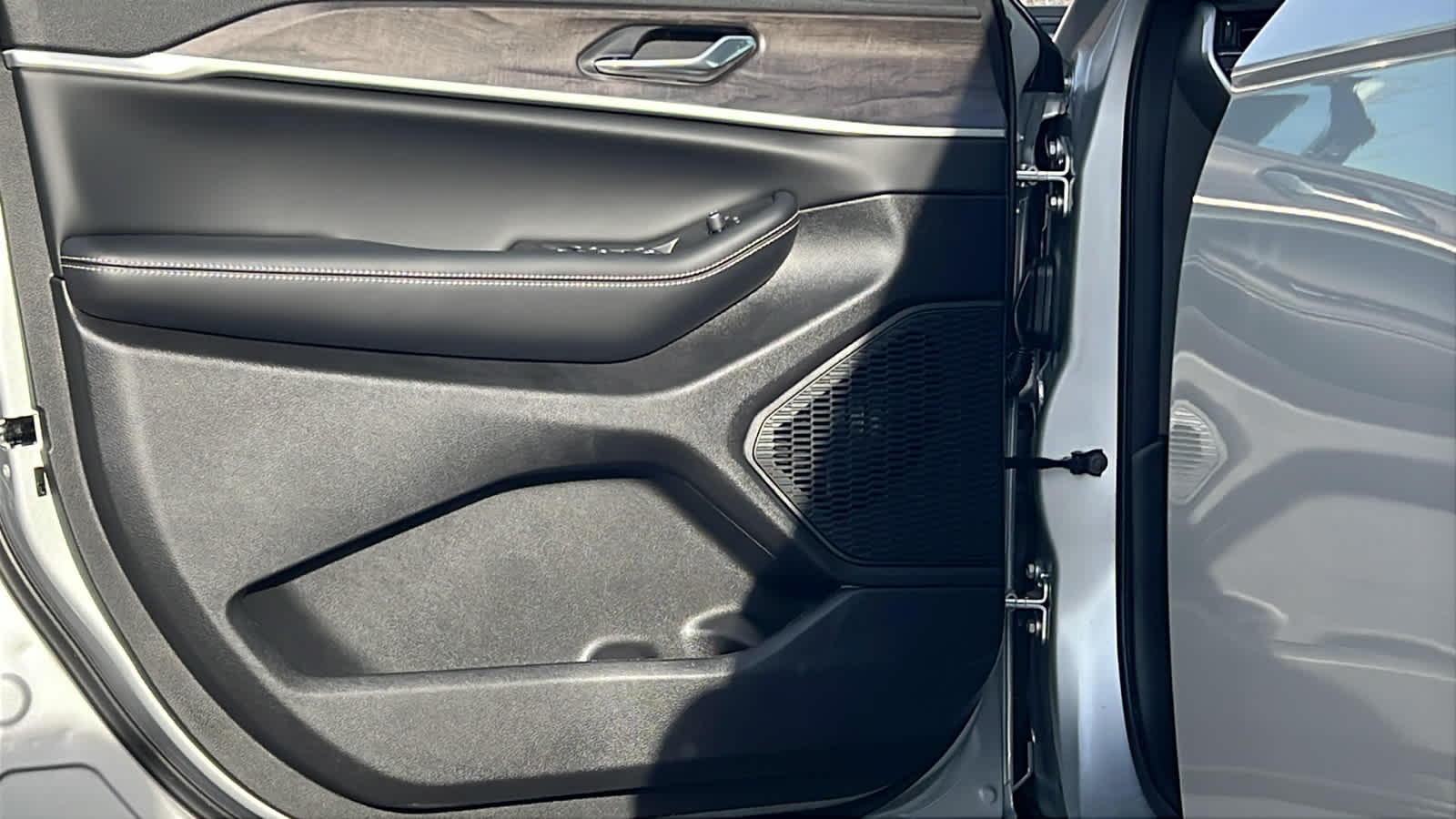 Thumbnail: 2026 Jeep Grand Cherokee - 23