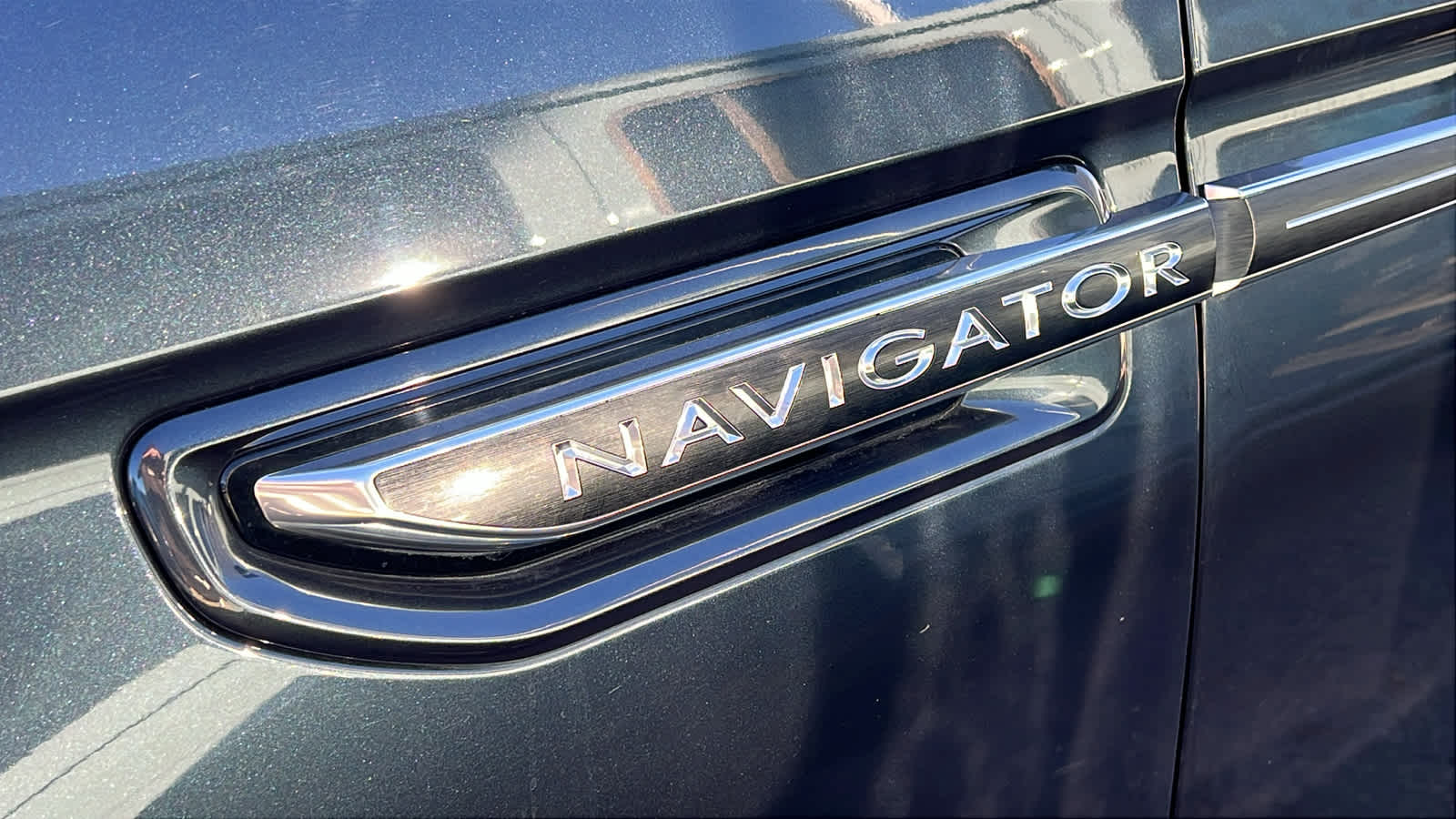 Thumbnail: 2021 Lincoln Navigator L - 2