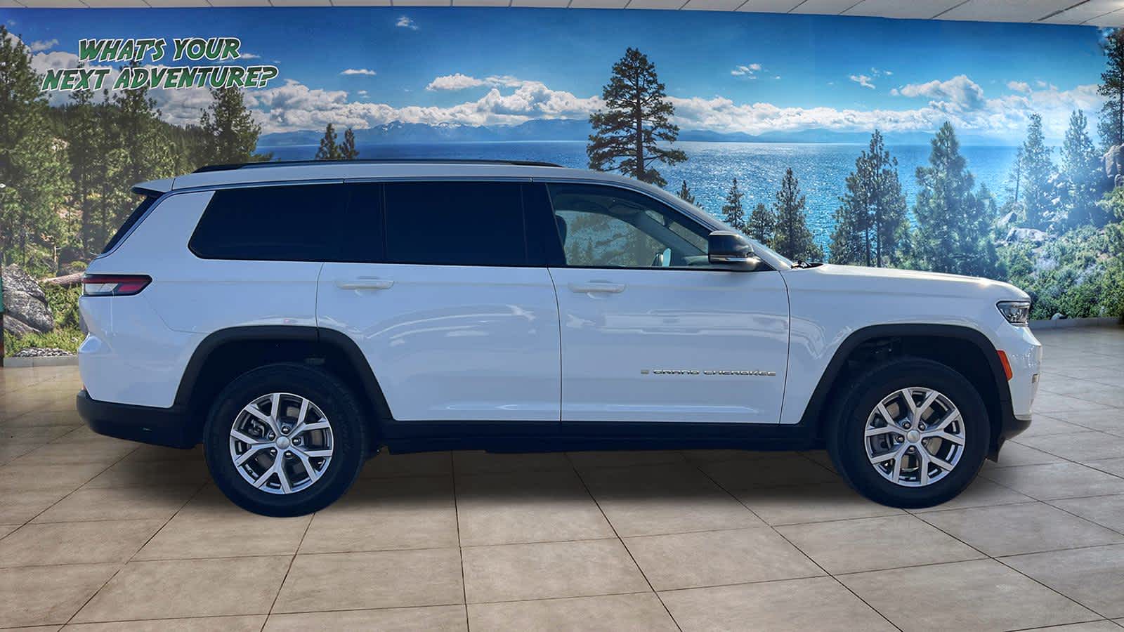 Thumbnail: 2022 Jeep Grand Cherokee - 4