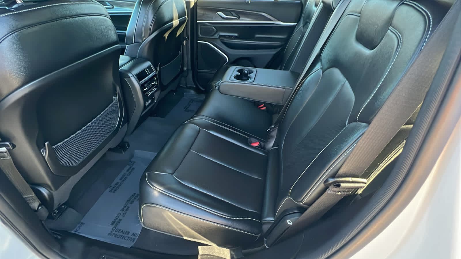 Thumbnail: 2023 Jeep Grand Cherokee - 24