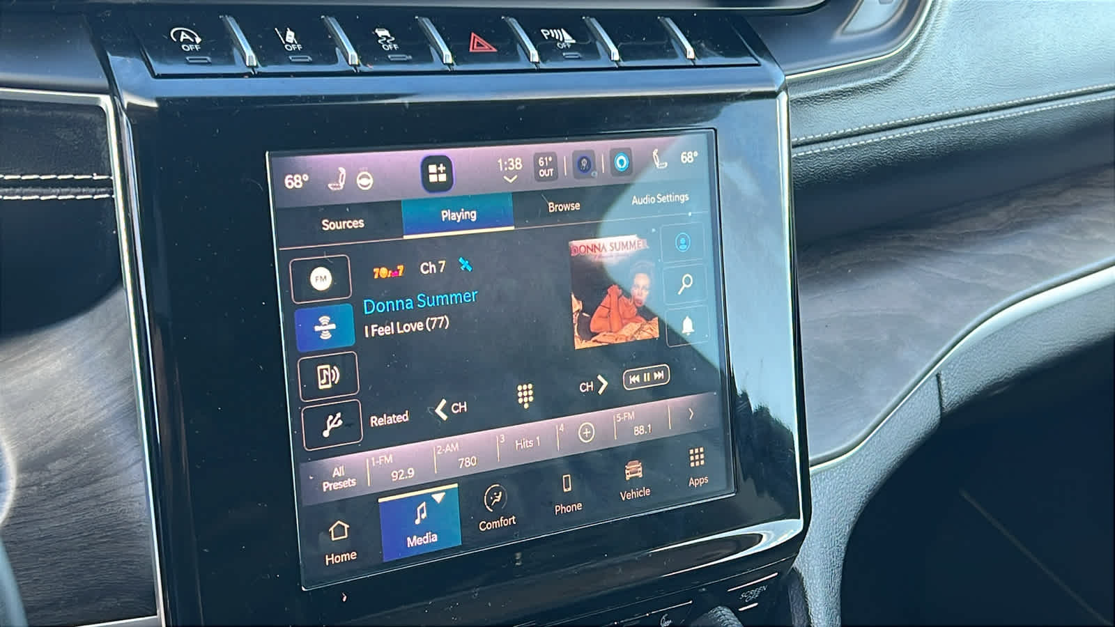 Thumbnail: 2022 Jeep Grand Cherokee - 15