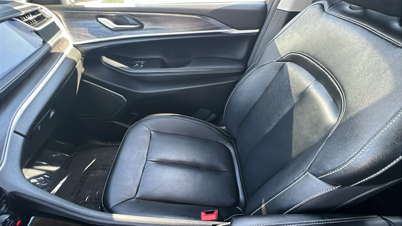 Thumbnail: 2022 Jeep Grand Cherokee - 12