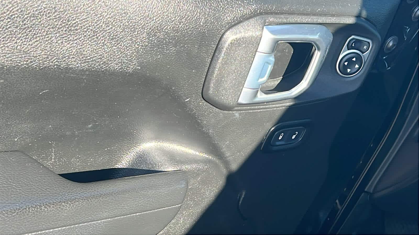 Thumbnail: 2022 Jeep Wrangler - 21