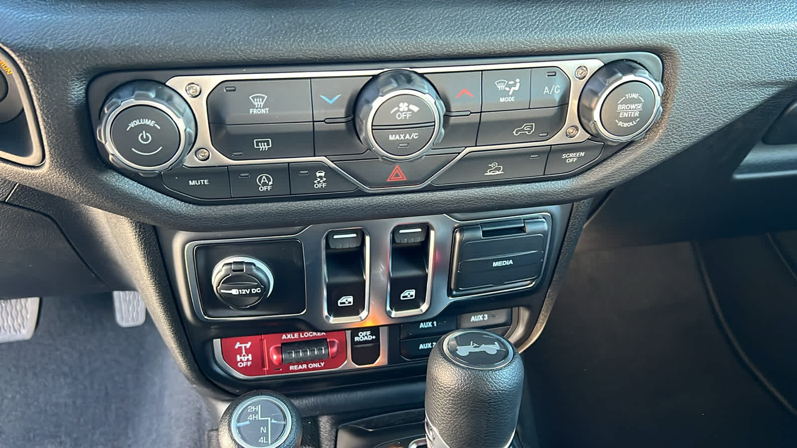 Thumbnail: 2026 Jeep Wrangler - 14