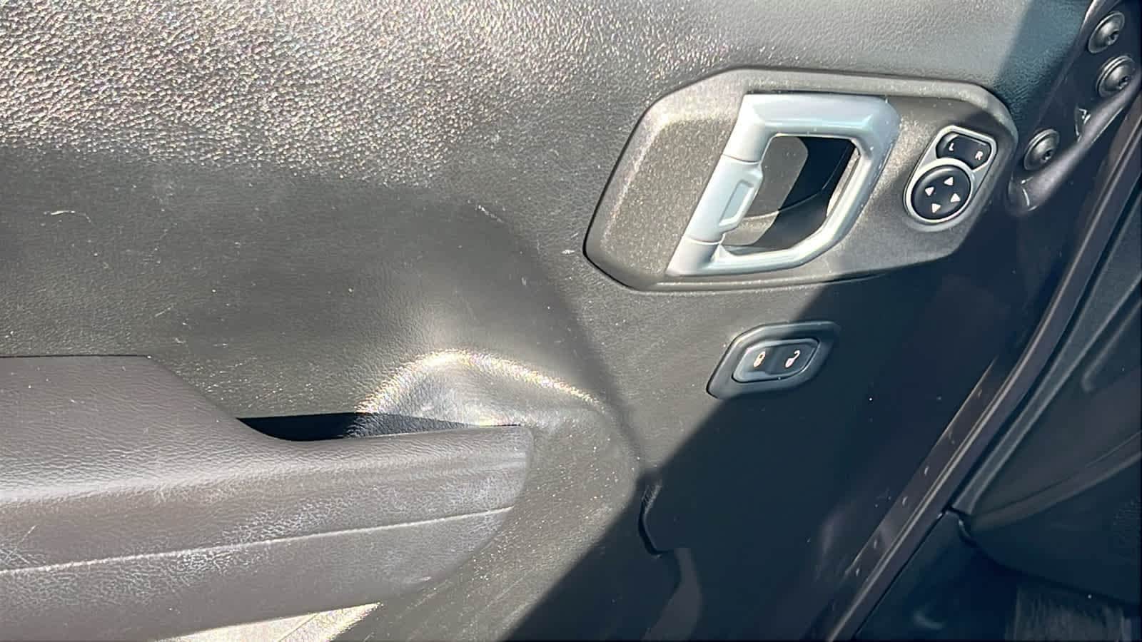 Thumbnail: 2021 Jeep Wrangler - 22