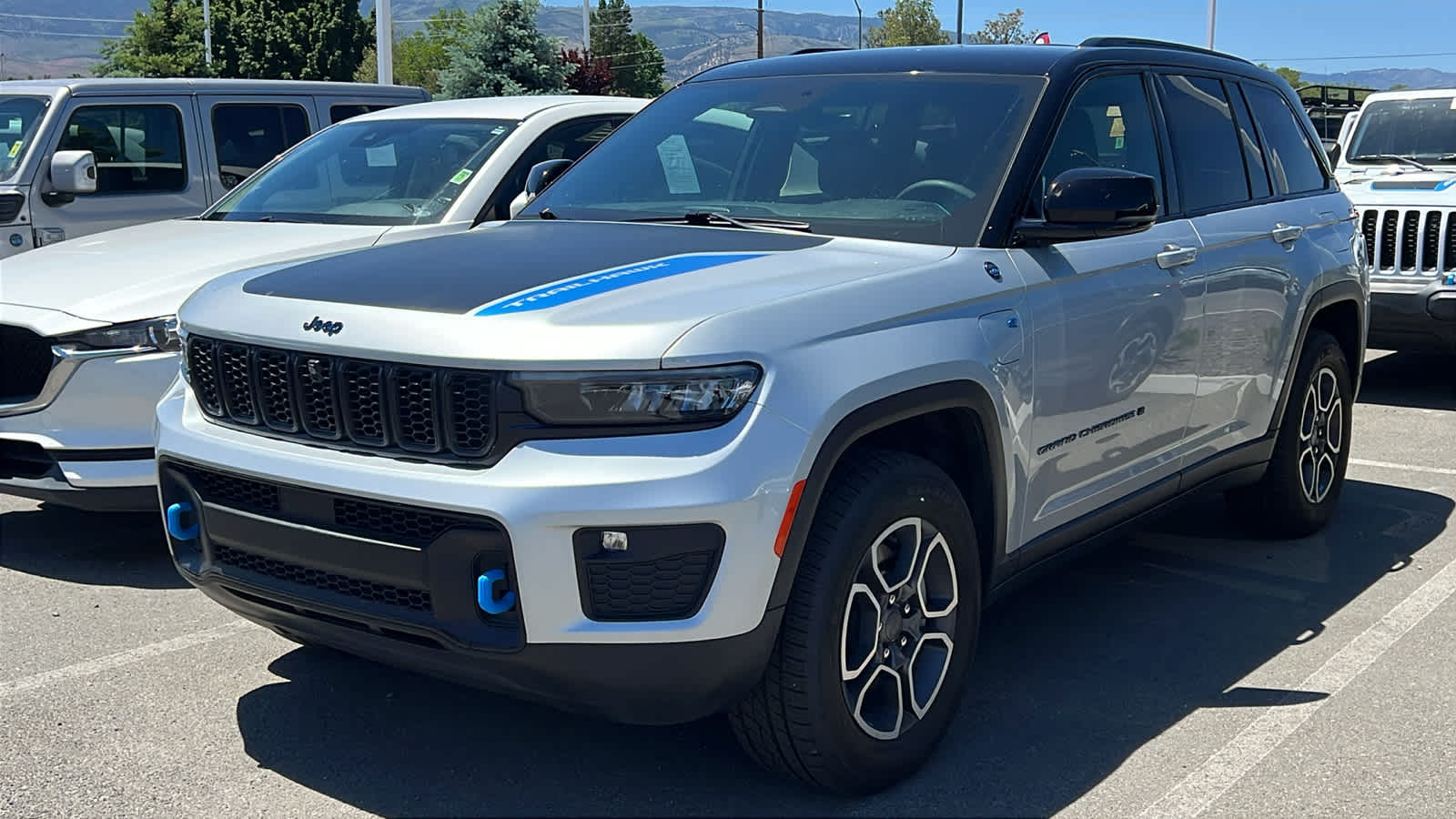 2022 Jeep Grand Cherokee Trailhawk 4xe 4x4's photo