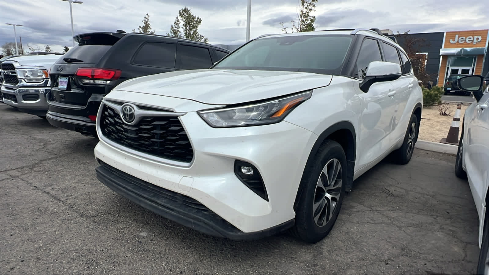 Thumbnail: 2020 Toyota Highlander - 1