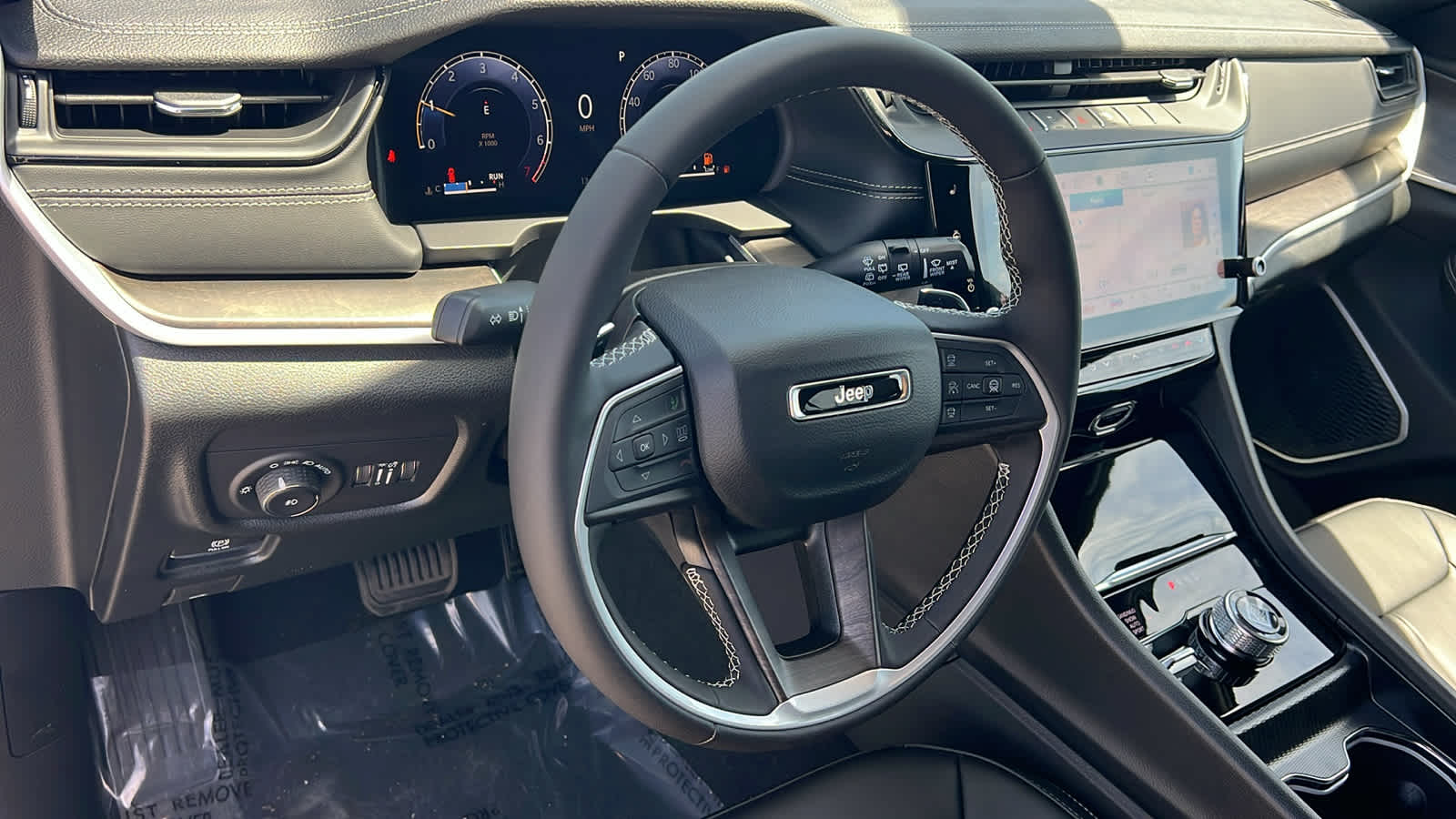 Thumbnail: 2026 Jeep Grand Cherokee - 10