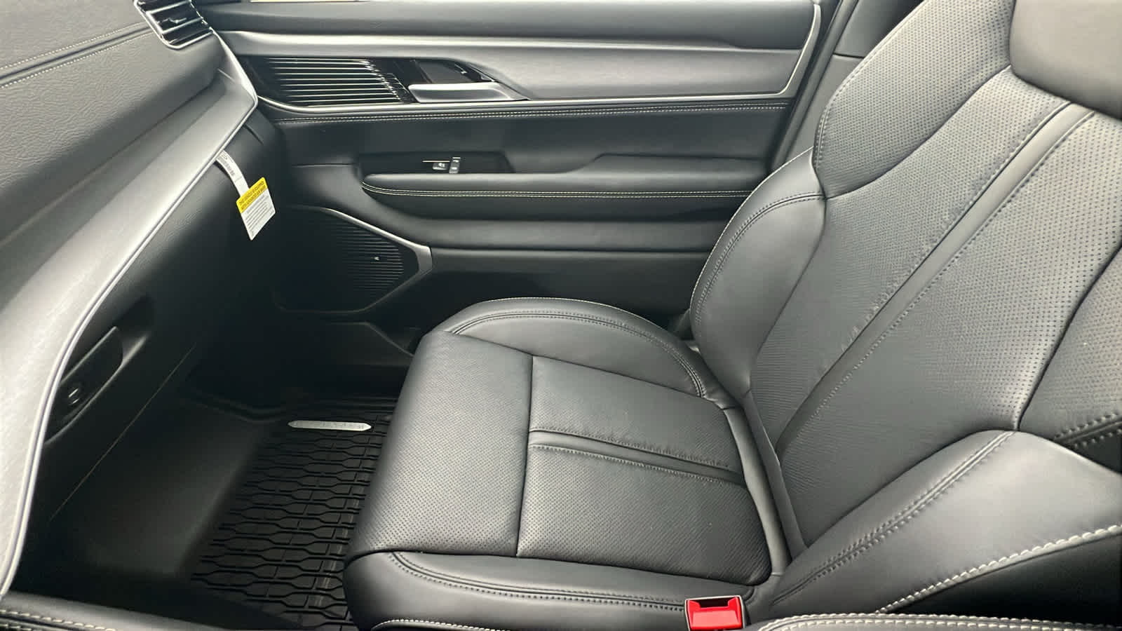 Thumbnail: 2025 Jeep Wagoneer - 12