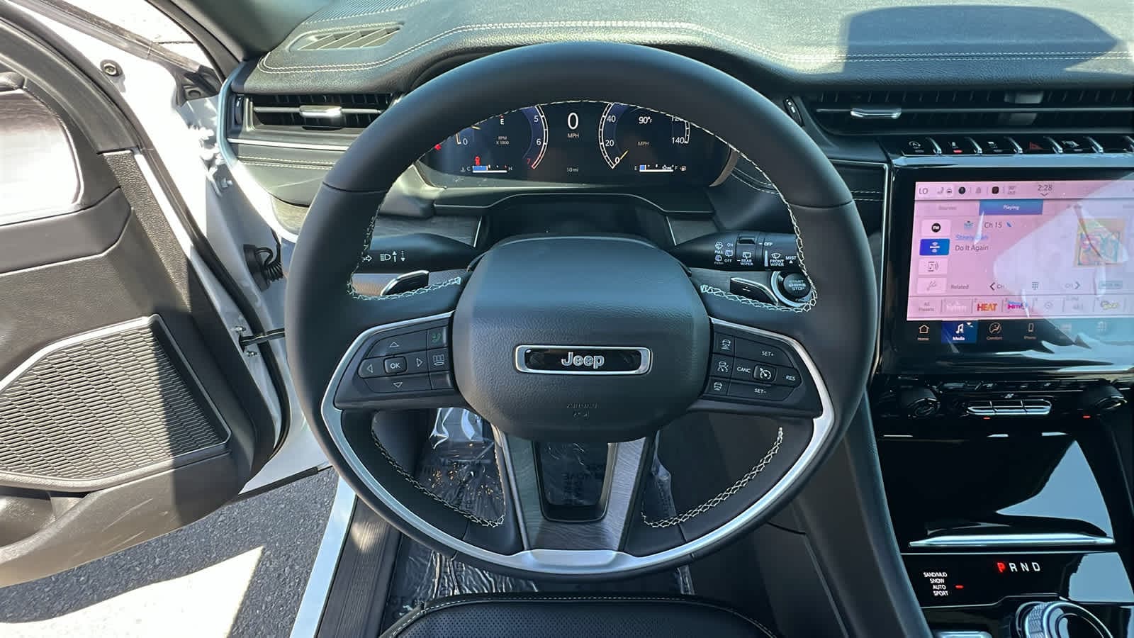 Thumbnail: 2025 Jeep Grand Cherokee - 18