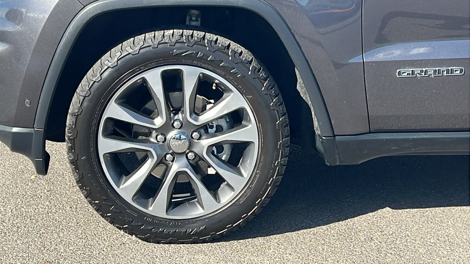 Thumbnail: 2018 Jeep Grand Cherokee - 9