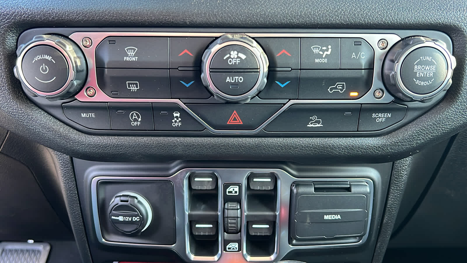 Thumbnail: 2026 Jeep Gladiator - 14