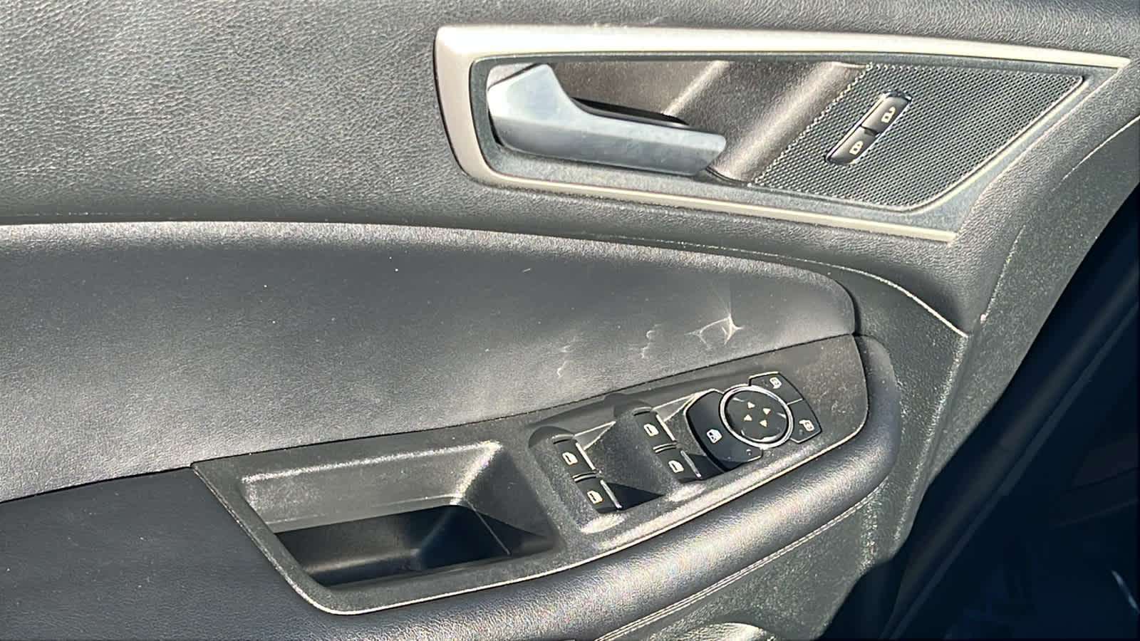 Thumbnail: 2023 Ford Edge - 22