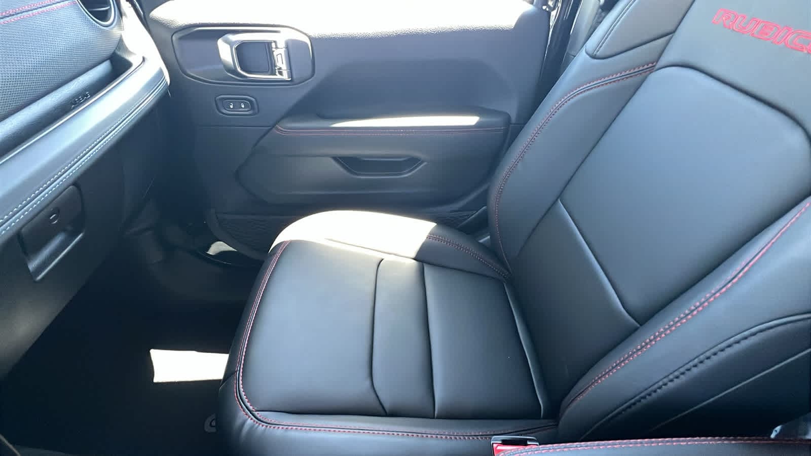 Thumbnail: 2025 Jeep Gladiator - 12