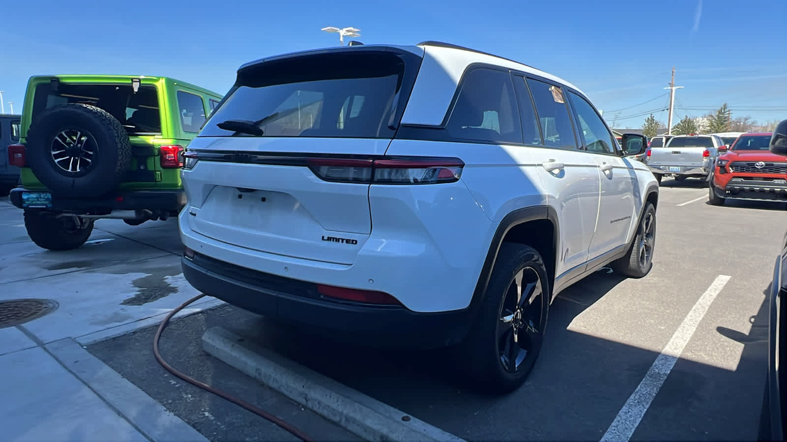 Thumbnail: 2023 Jeep Grand Cherokee - 4