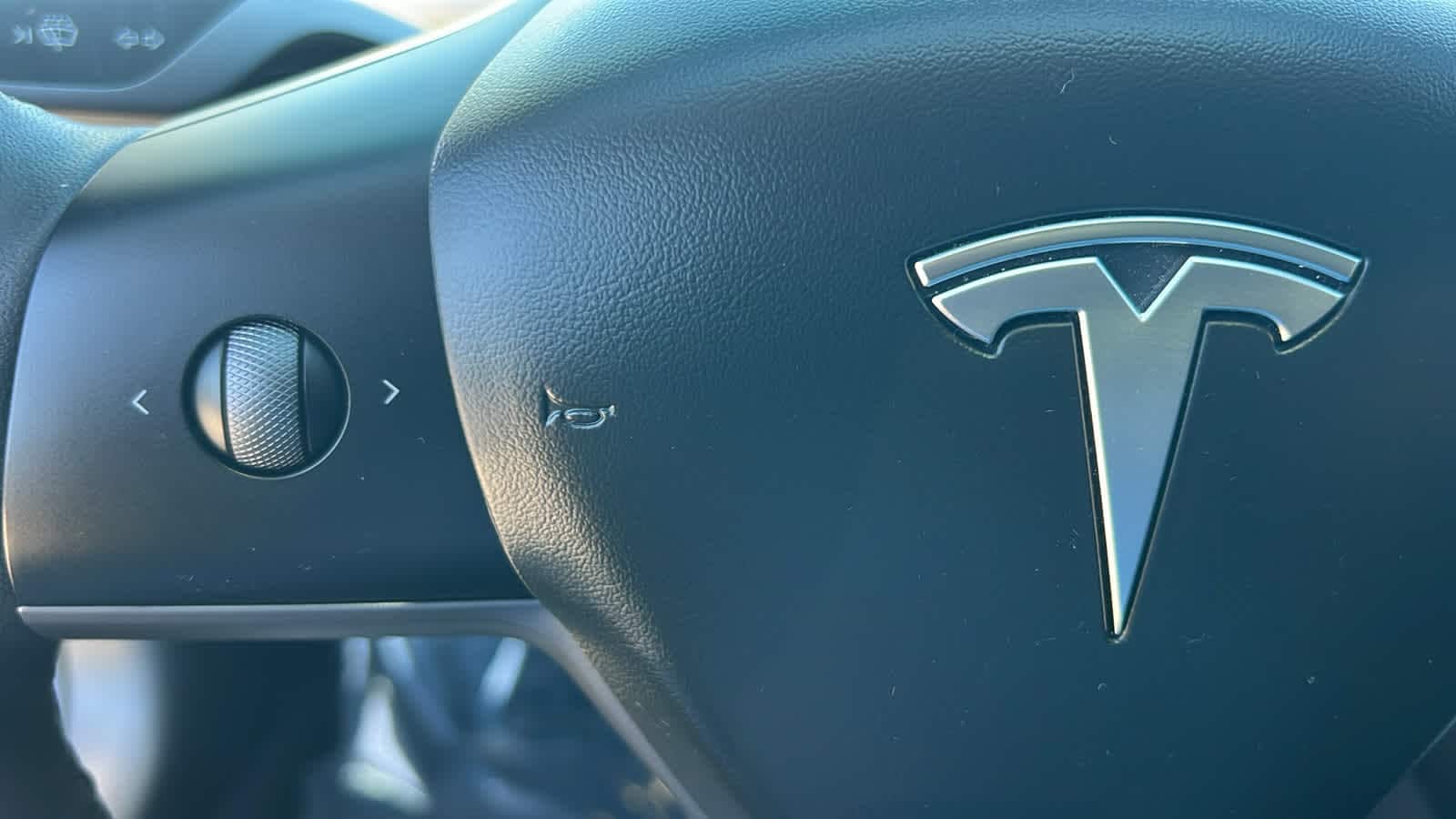 Thumbnail: 2023 Tesla Model 3 - 18