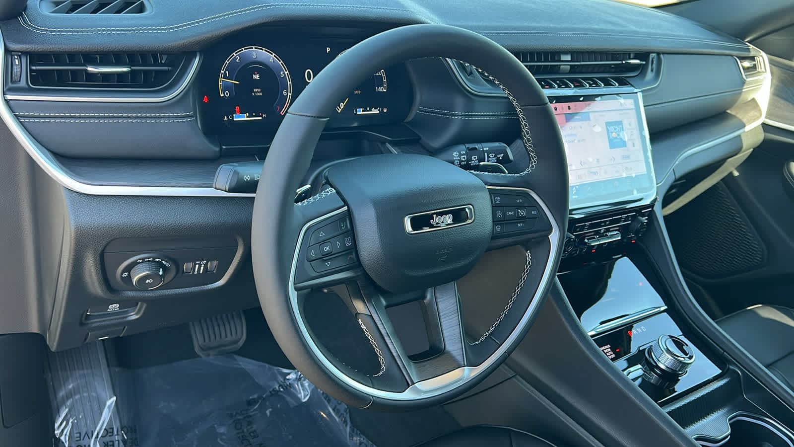 Thumbnail: 2025 Jeep Grand Cherokee - 10