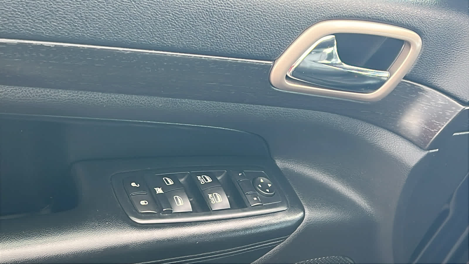 Thumbnail: 2016 Jeep Grand Cherokee - 21