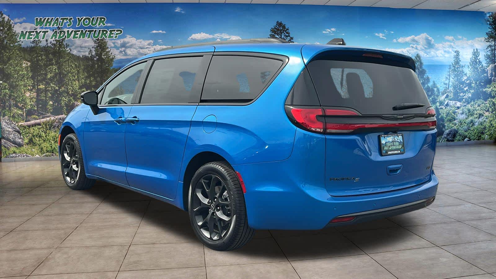 Thumbnail: 2026 Chrysler Pacifica - 7