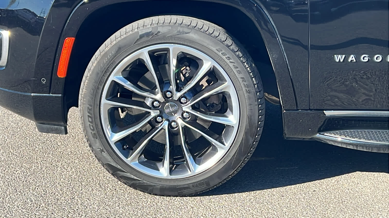 Thumbnail: 2023 Jeep Wagoneer - 9