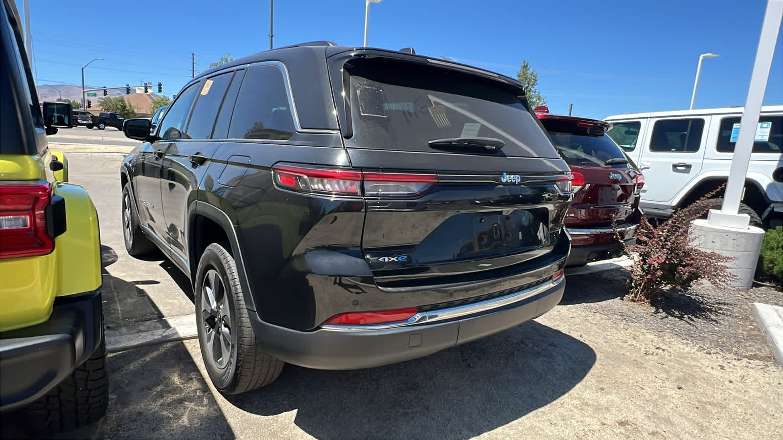 Thumbnail: 2023 Jeep Grand Cherokee - 6