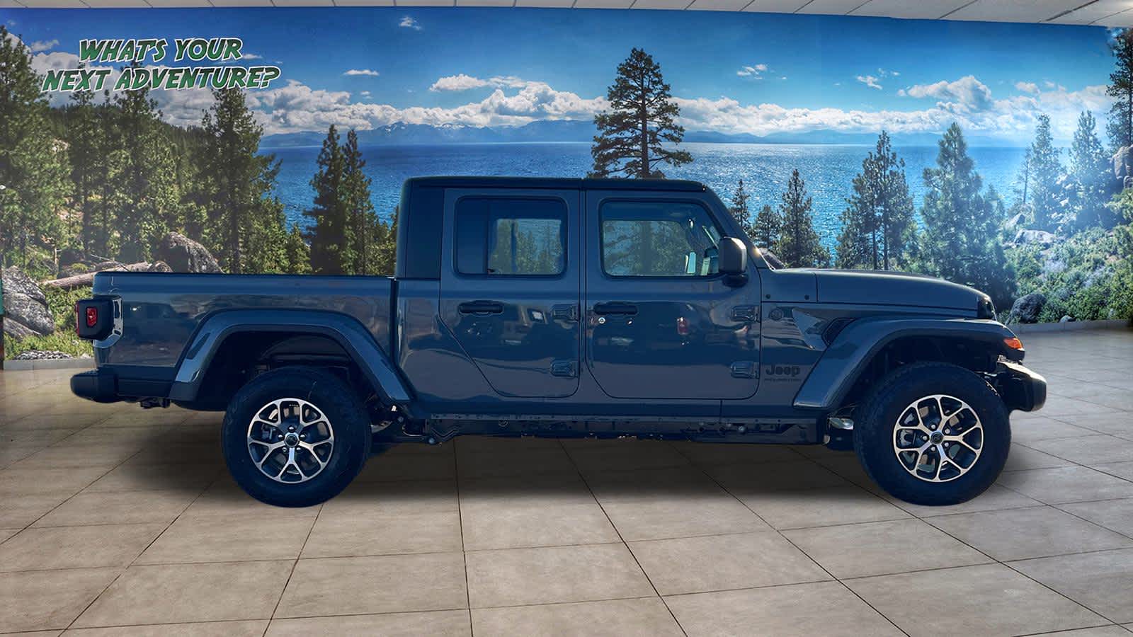 Thumbnail: 2026 Jeep Gladiator - 4