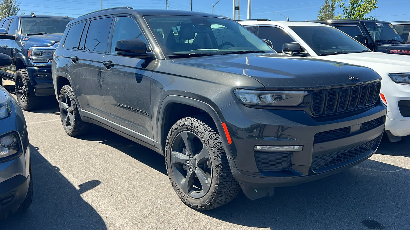 Thumbnail: 2023 Jeep Grand Cherokee - 3