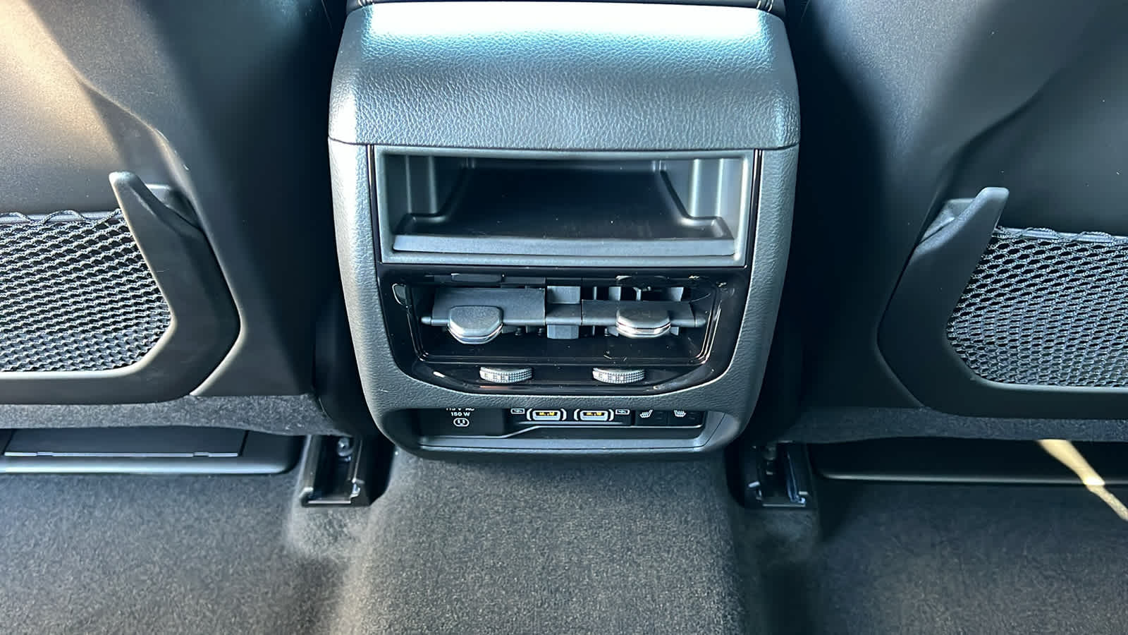 Thumbnail: 2025 Jeep Grand Cherokee - 25