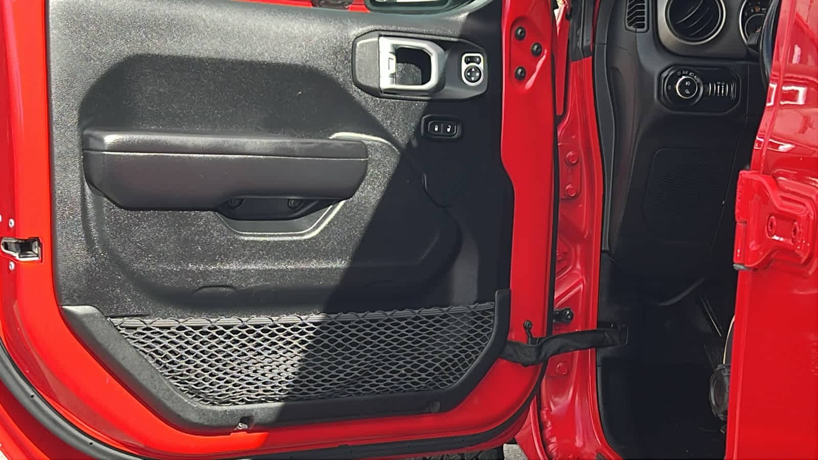 Thumbnail: 2020 Jeep Gladiator - 23