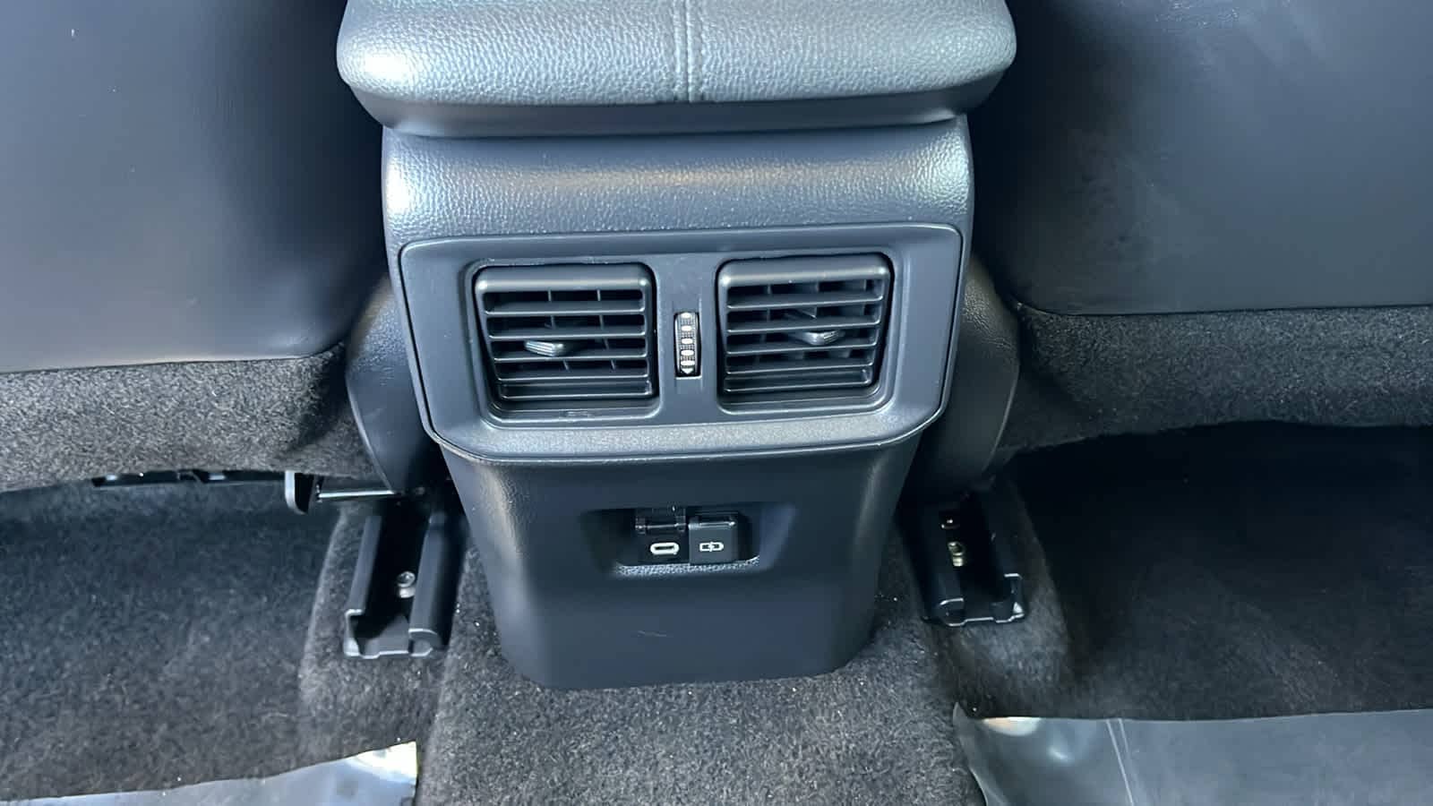 Thumbnail: 2024 Toyota RAV4 - 25