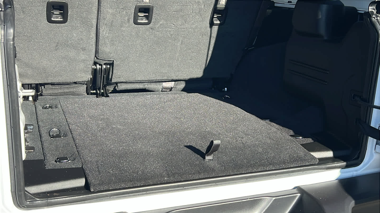 Thumbnail: 2024 Jeep Wrangler - 27