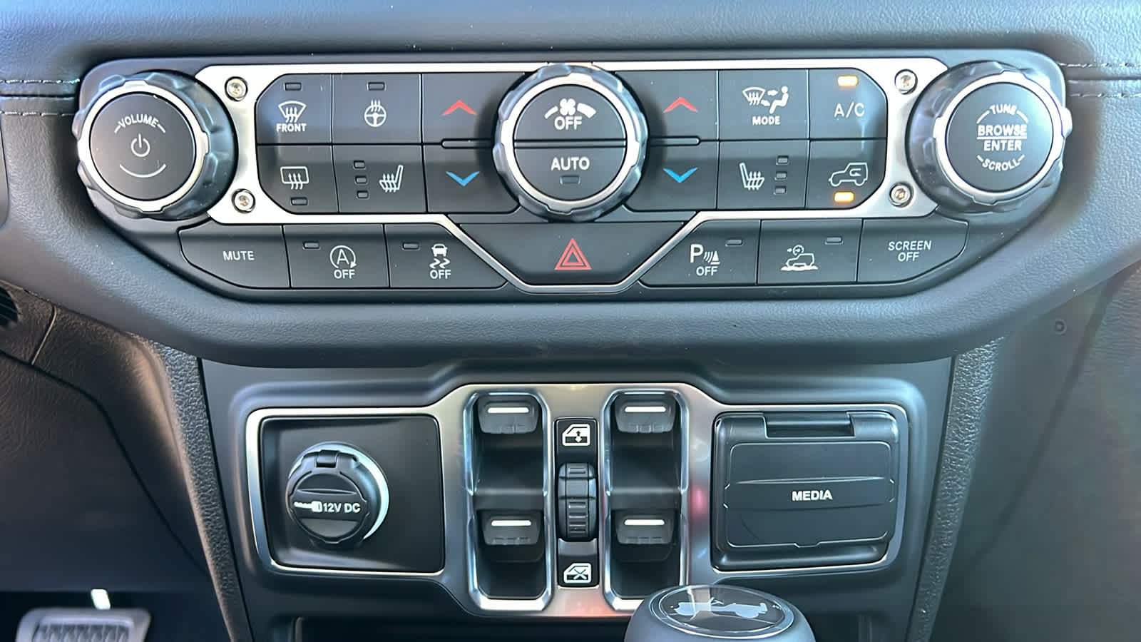 Thumbnail: 2026 Jeep Wrangler - 14