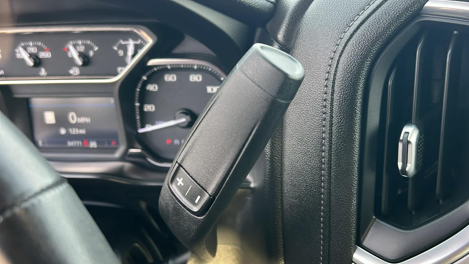 Thumbnail: 2021 GMC Sierra 2500 - 13