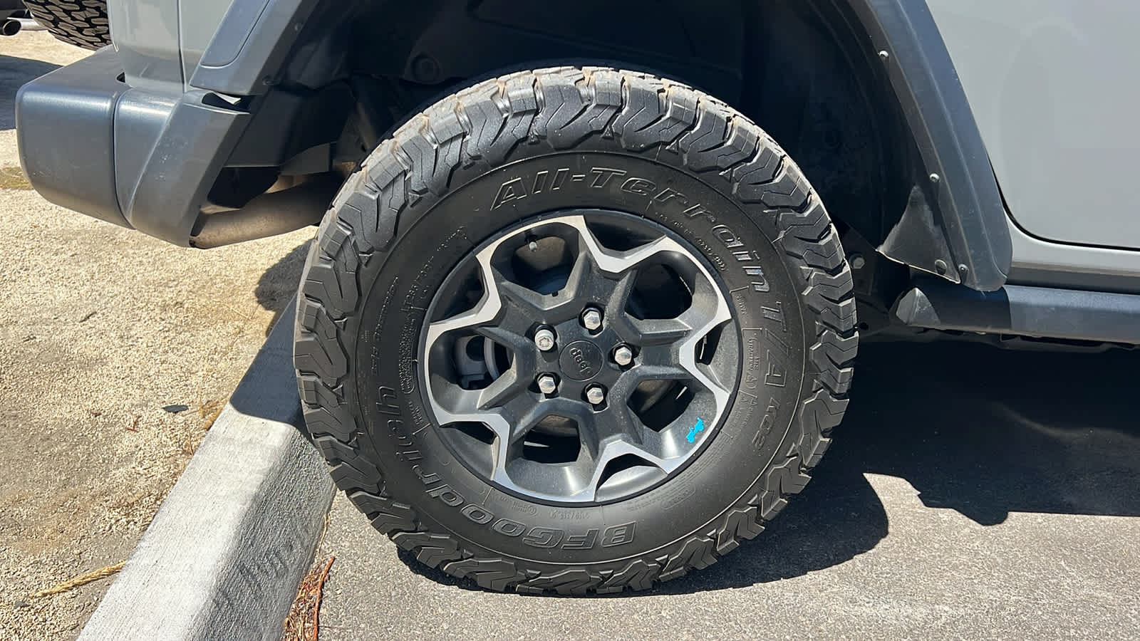 Thumbnail: 2022 Jeep Wrangler - 10