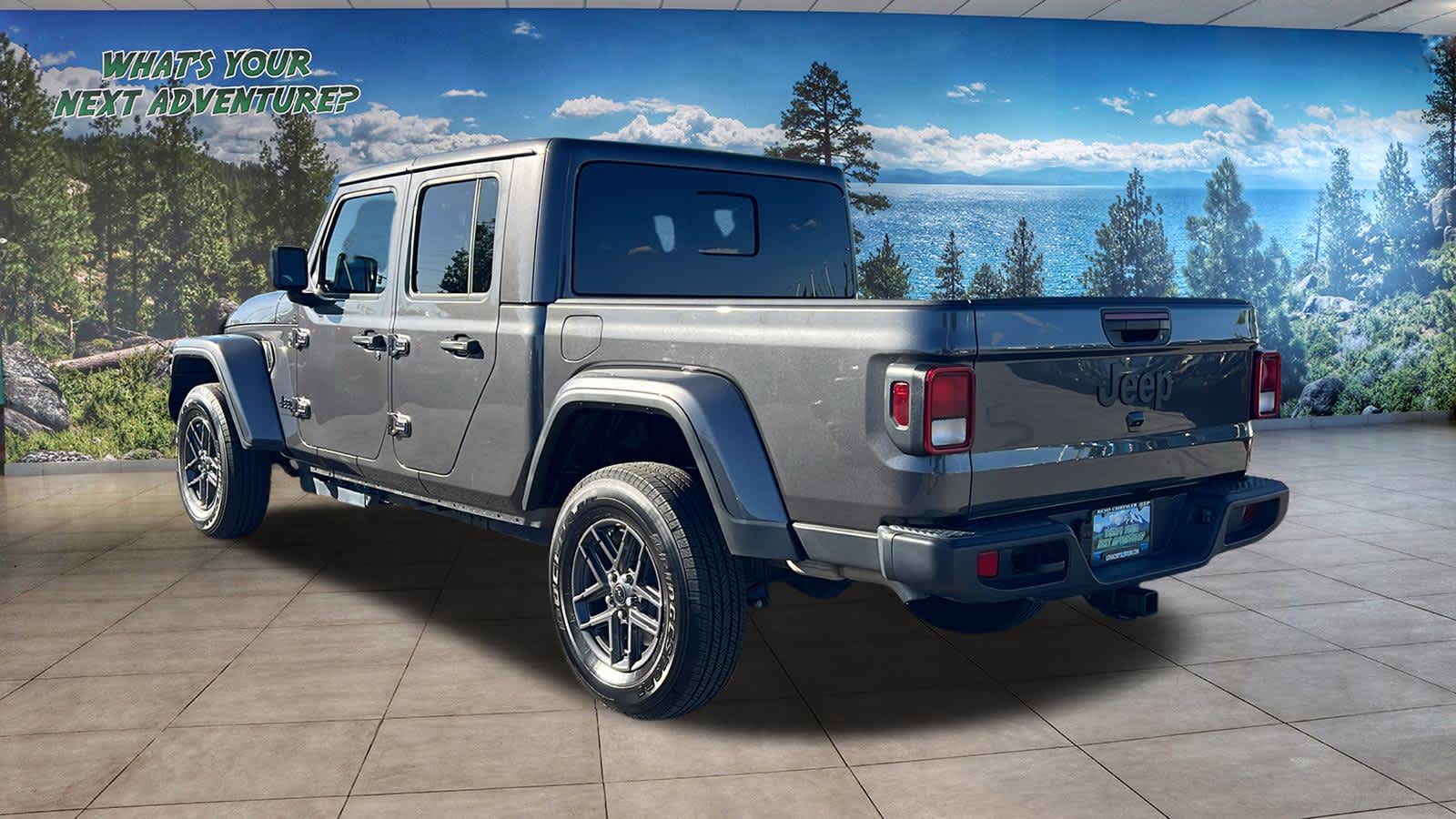 Thumbnail: 2026 Jeep Gladiator - 7