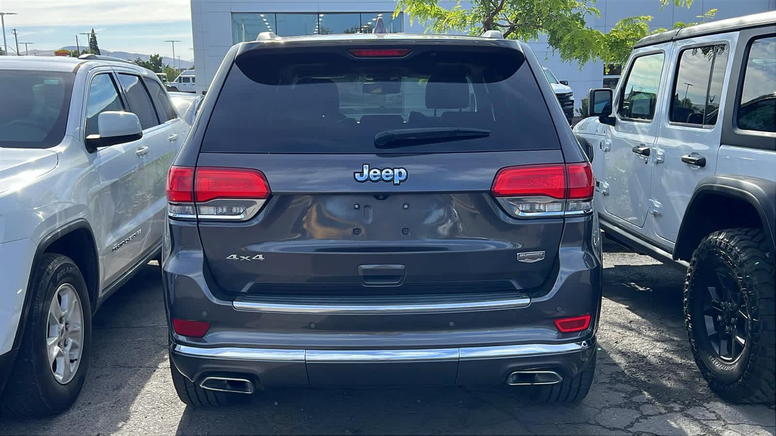 Thumbnail: 2016 Jeep Grand Cherokee - 7
