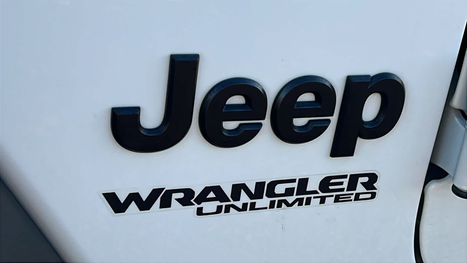 Thumbnail: 2021 Jeep Wrangler - 28