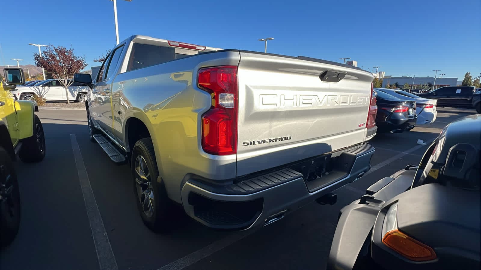 Thumbnail: 2021 Chevrolet Silverado 1500 - 7